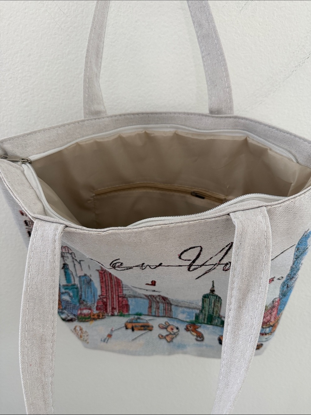New York City Zippered Embroidered Tote Bag - Picture 4 of 4